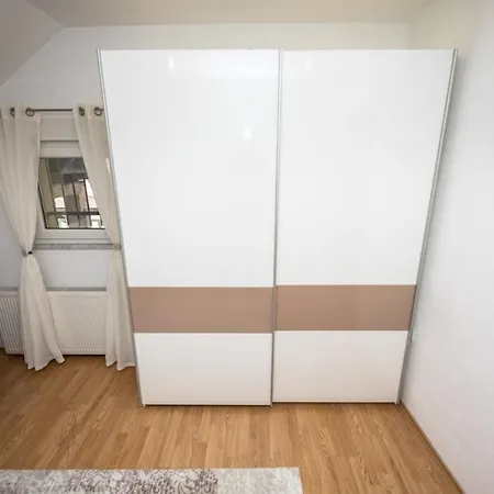 Adi&ena קונייץ'